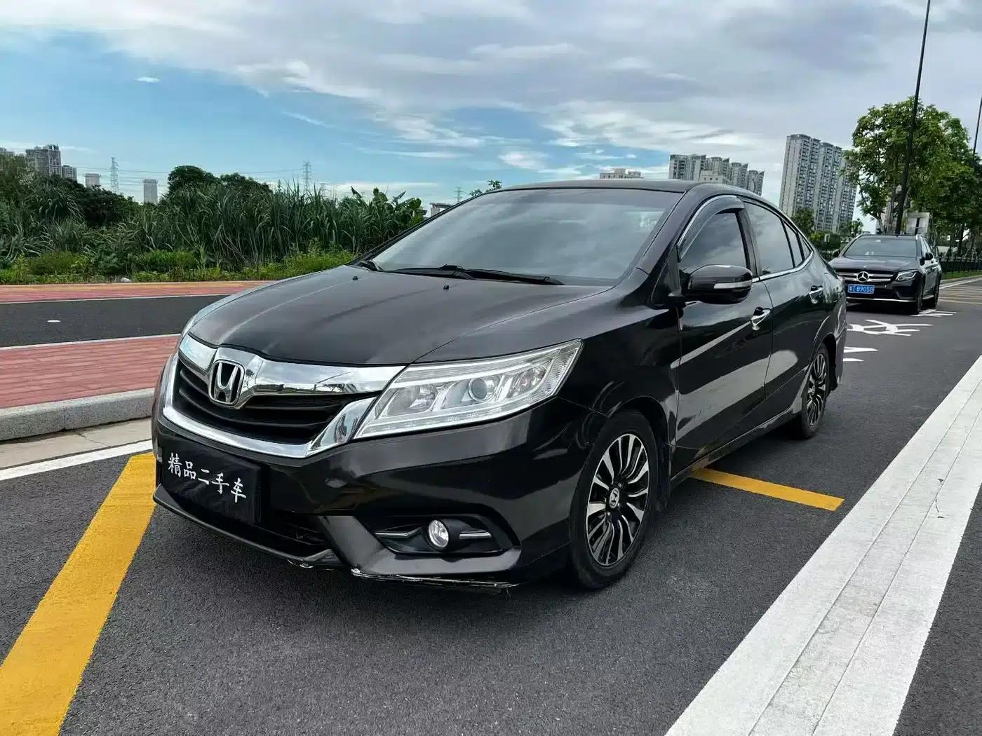 Honda Crider 2013 1.8L Automatic Deluxe Edition — миниатюра 1