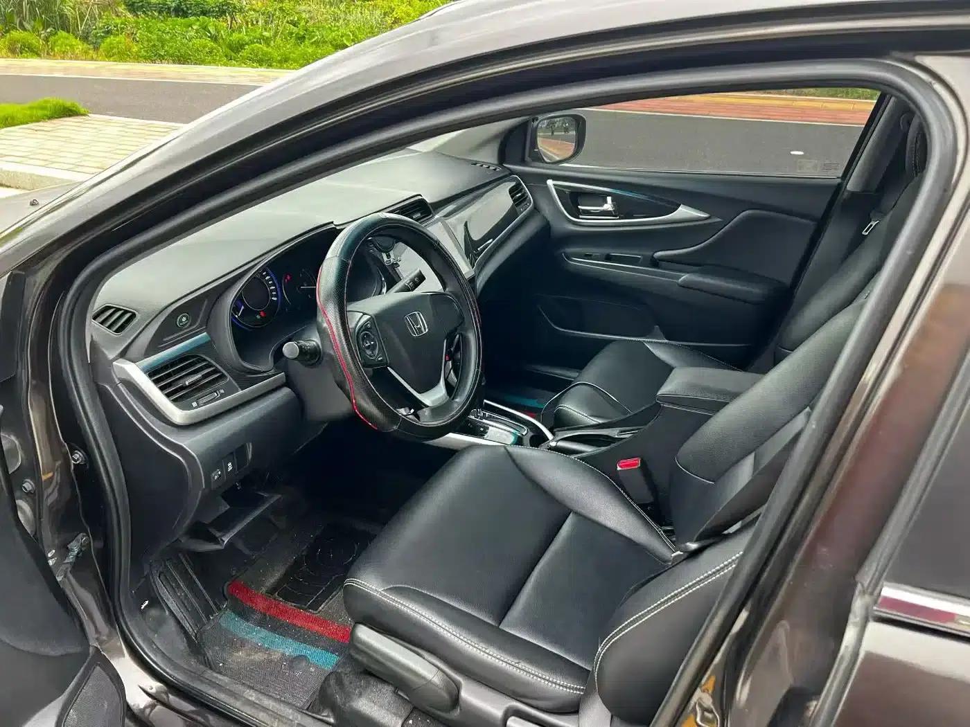 Honda Crider 2013 1.8L Automatic Deluxe Edition — миниатюра 6