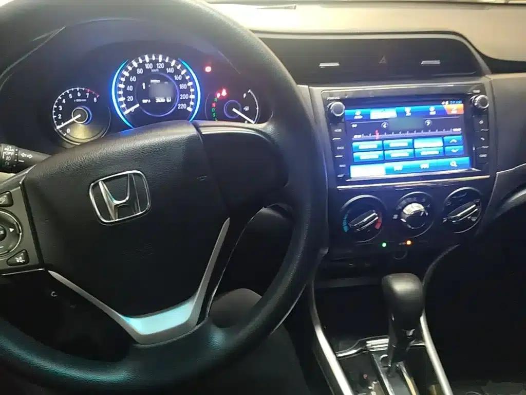 Honda Crider 2016 1.8L CVT Deluxe Edition — миниатюра 10