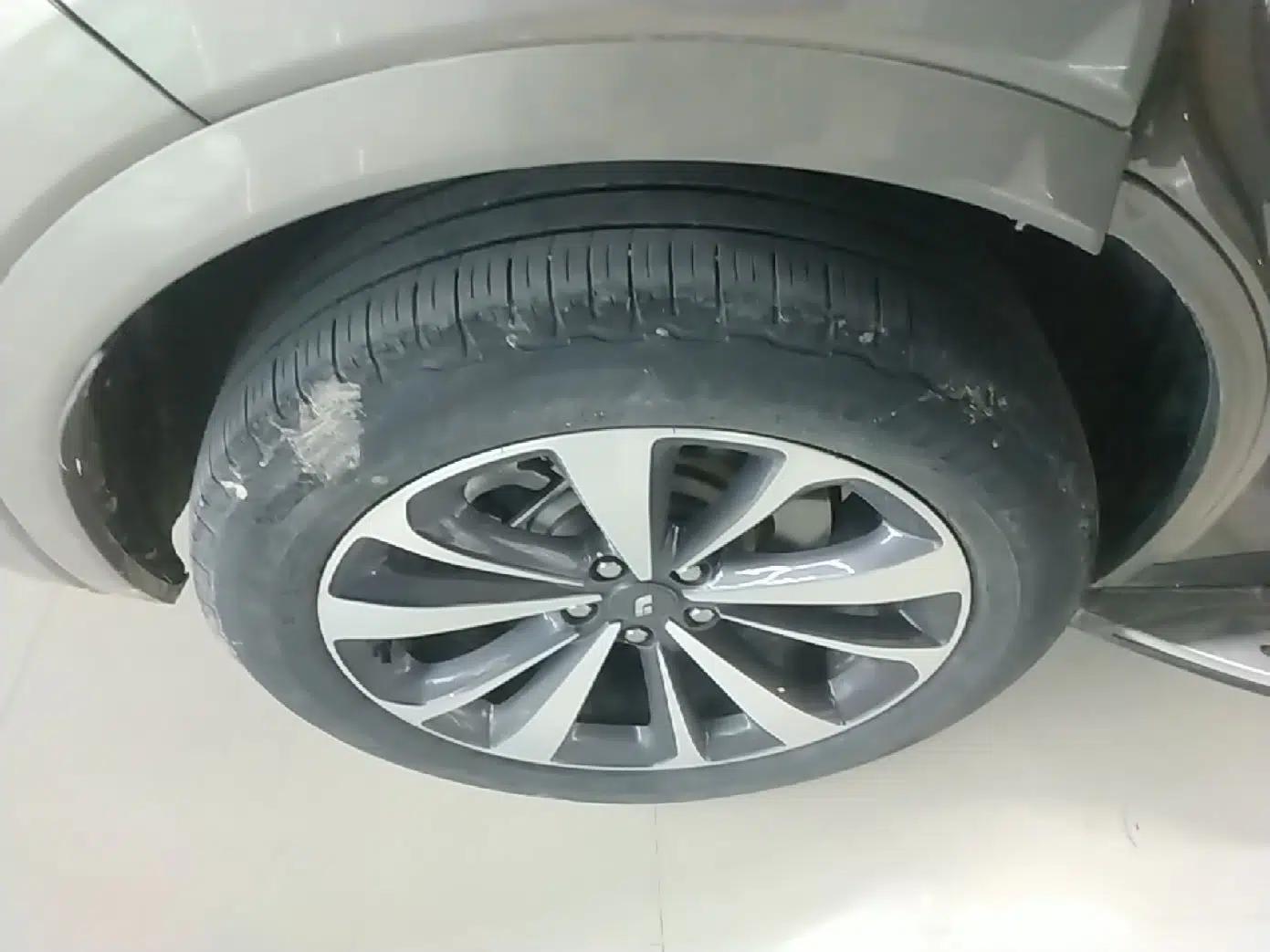 Li Auto ONE 2020 Extended-Range 6-Seater Version — миниатюра 11