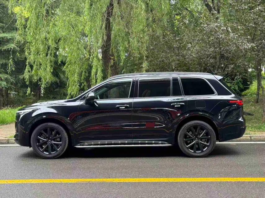 Li Auto ONE 2021 Extended-Range 6-Seater Version — миниатюра 3