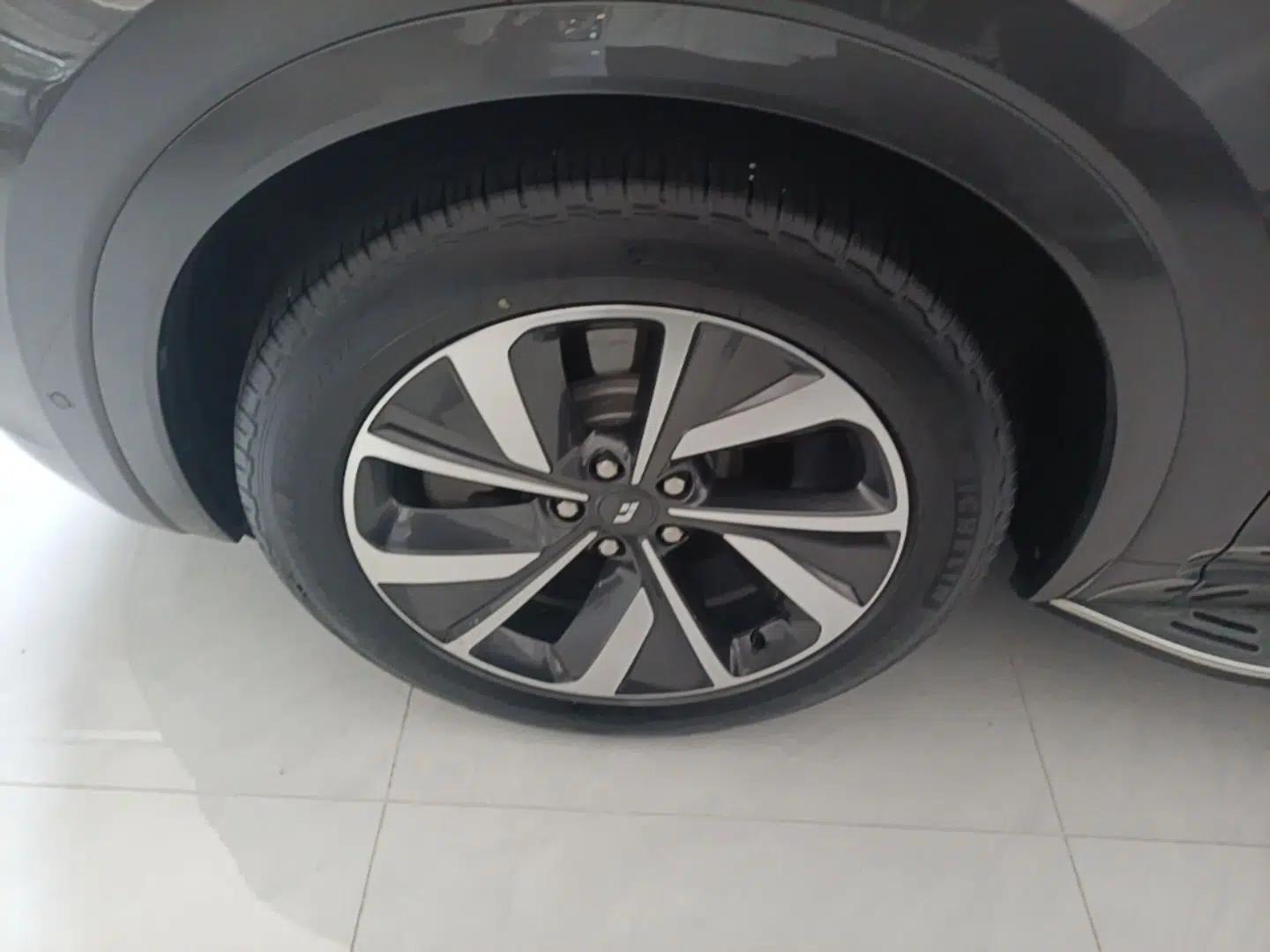 Li Auto ONE 2021 Extended-Range 6-Seater Version — миниатюра 10