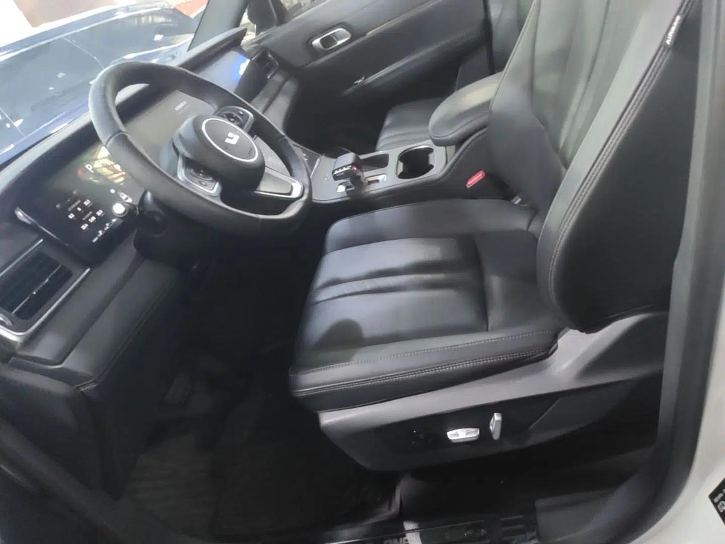 Li Auto ONE 2020 Extended-Range 6-Seater Version — миниатюра 17