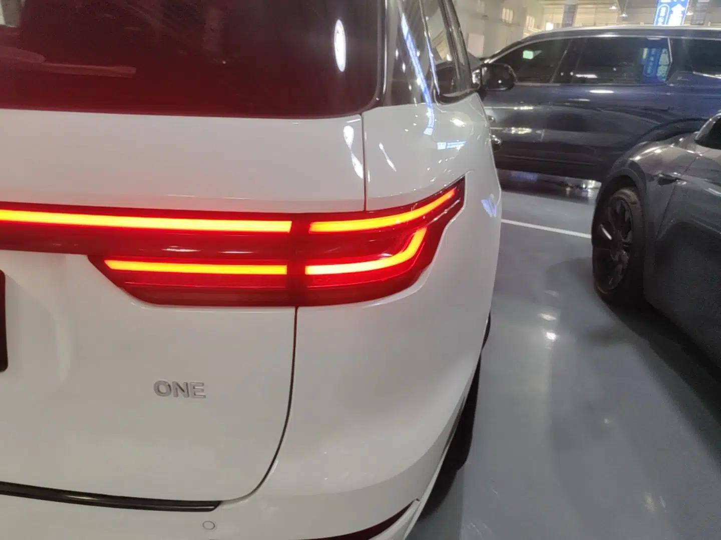 Li Auto ONE 2020 Extended-Range 6-Seater Version — миниатюра 9