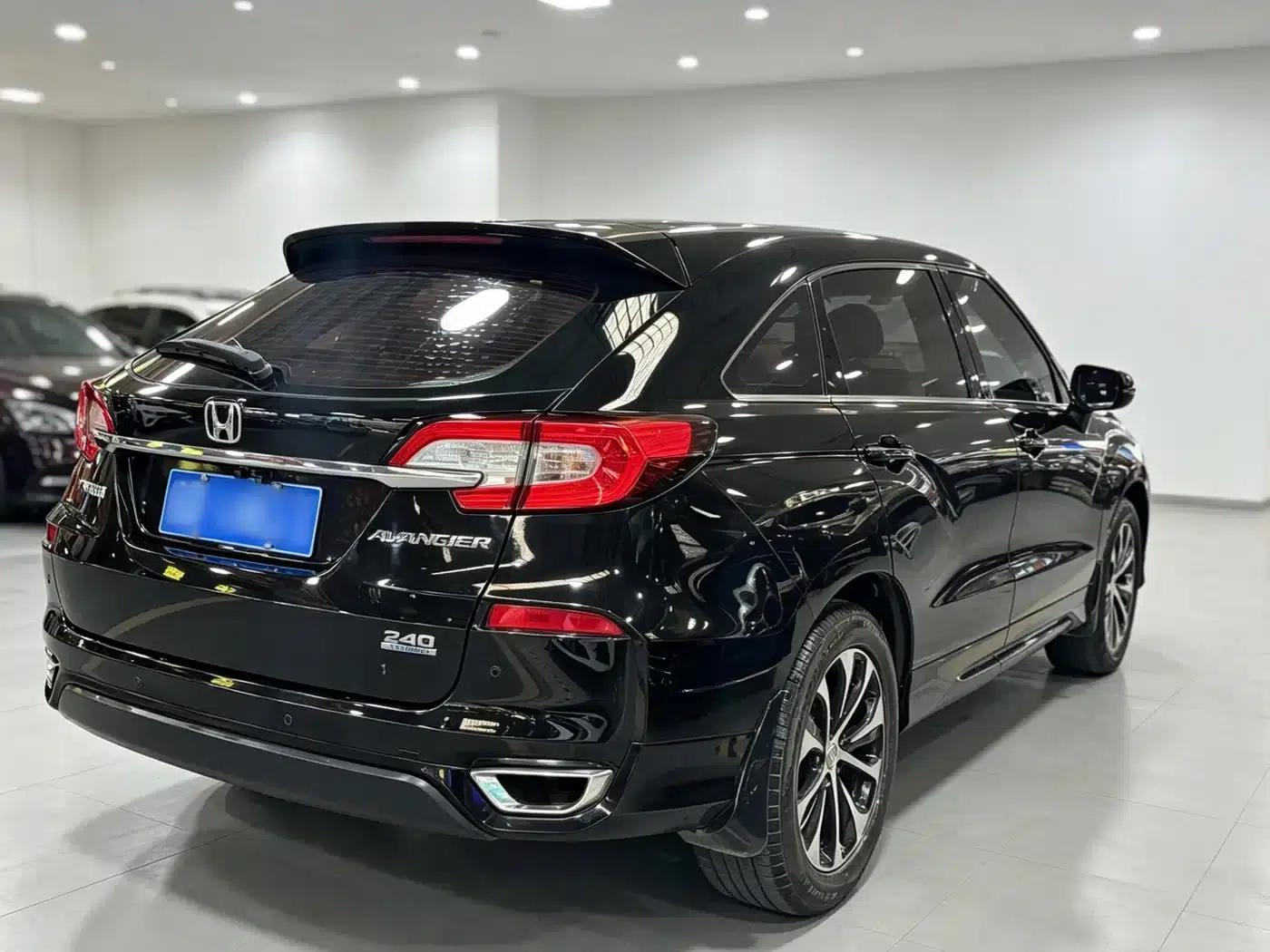2017 Honda Avancier 240TURBO 2WD Elite Edition — миниатюра 6