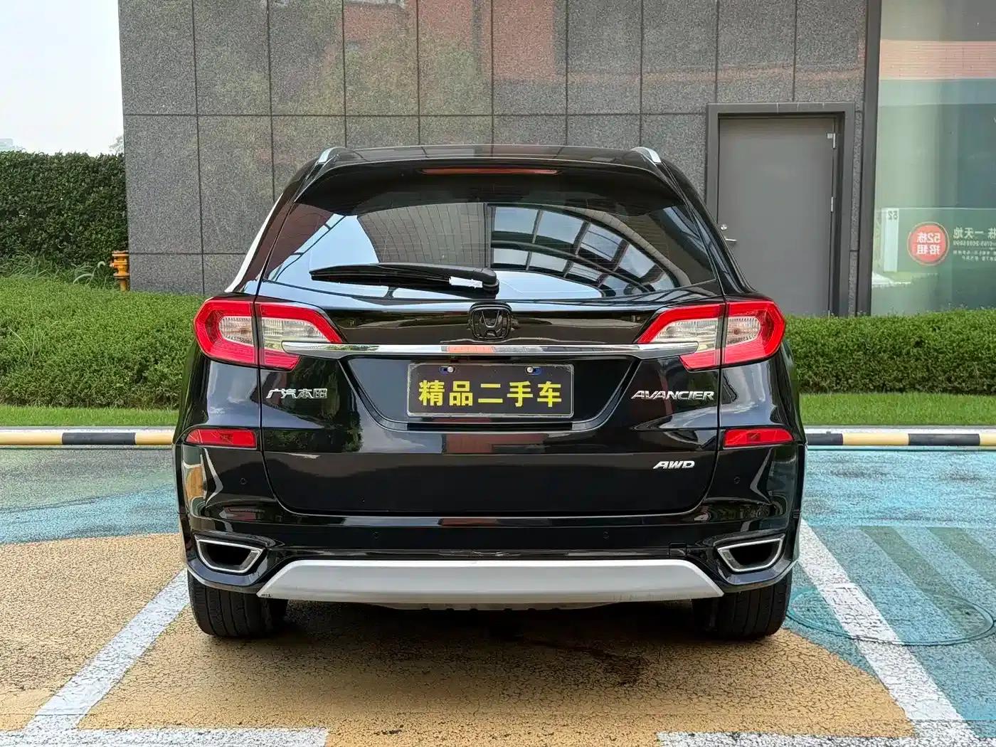 2017 Honda Avancier 370TURBO 4WD Supreme Edition — миниатюра 8