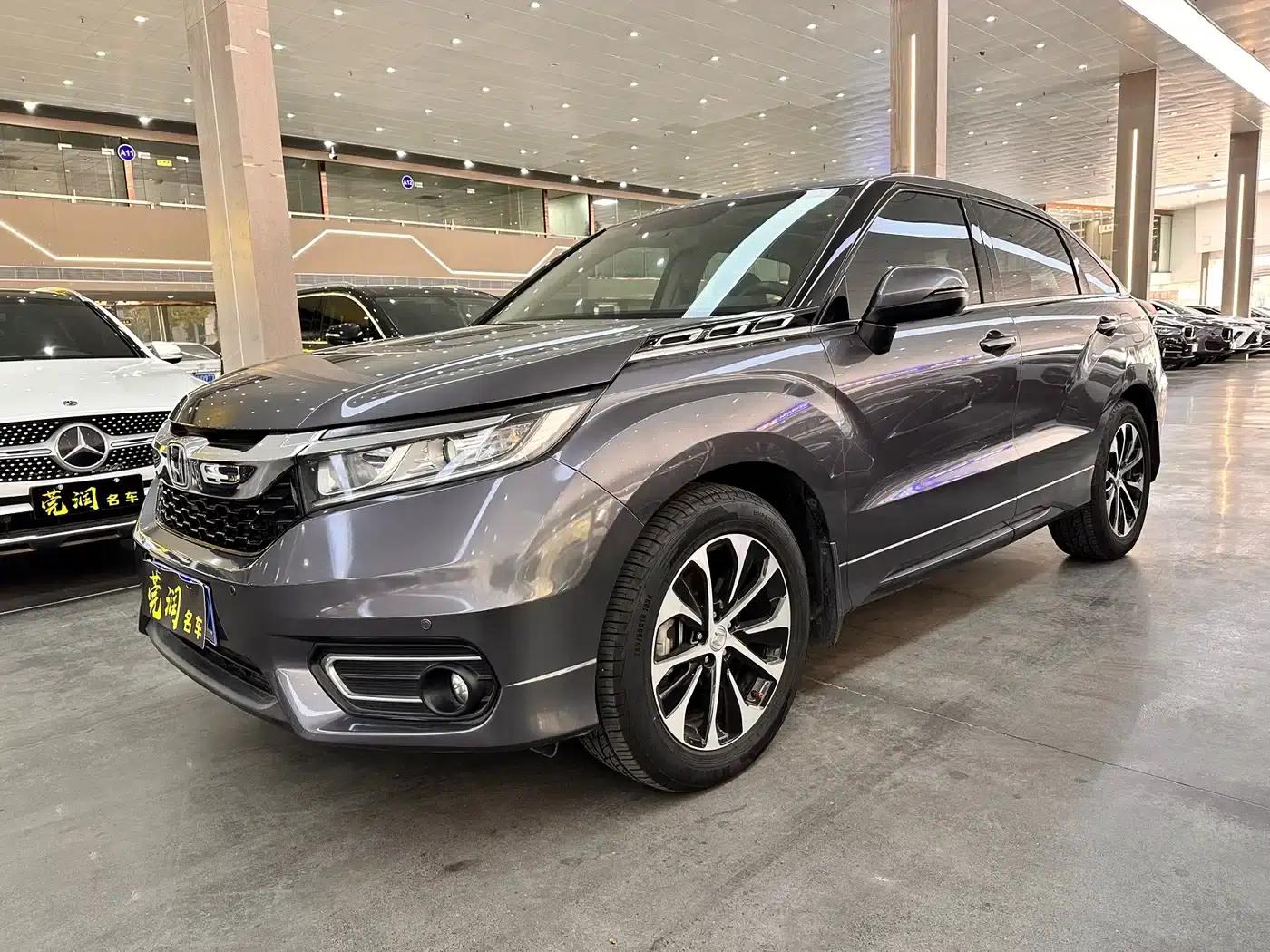 2017 Honda Avancier 240TURBO 2WD Luxury Edition — миниатюра 1