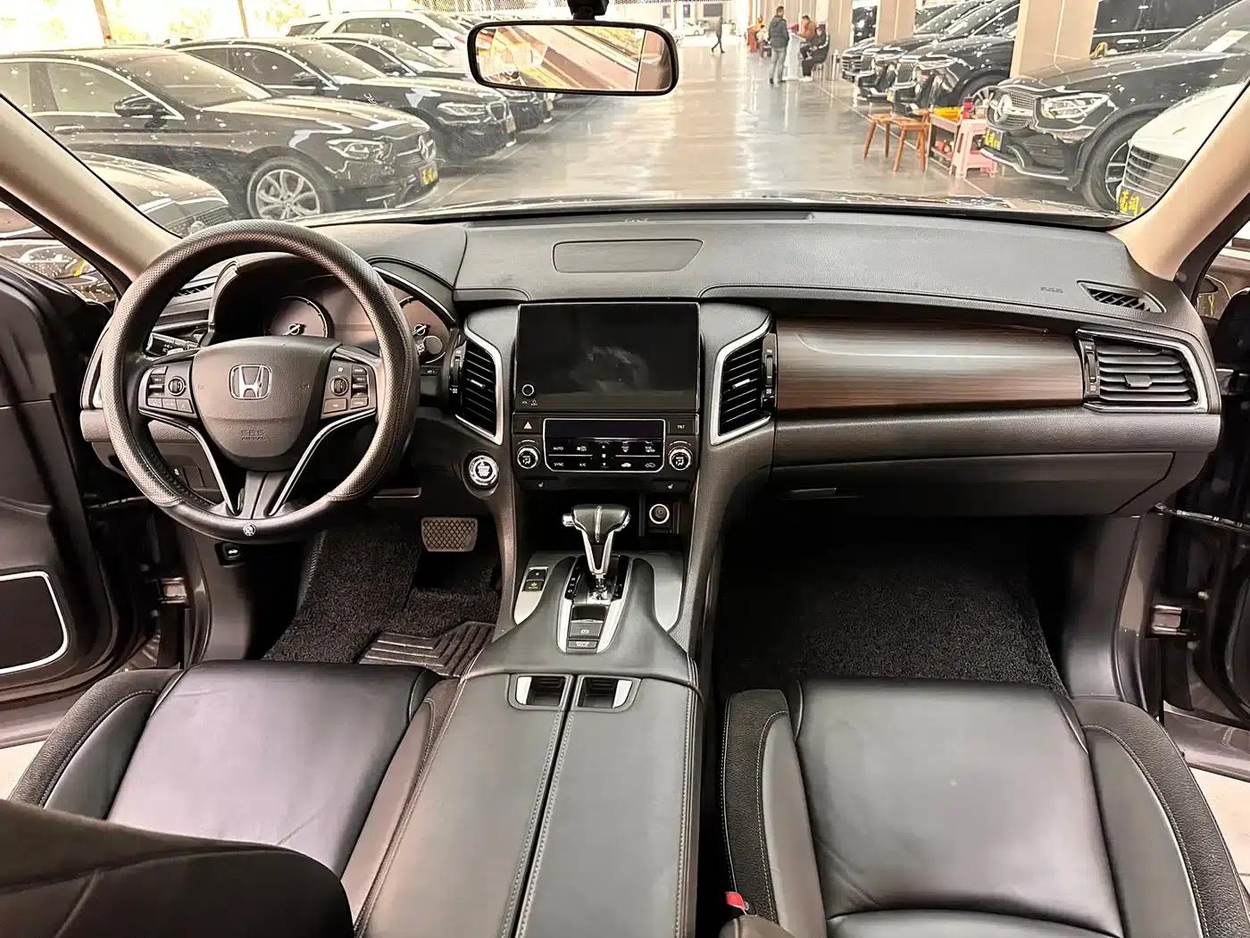 2017 Honda Avancier 240TURBO 2WD Luxury Edition — миниатюра 11