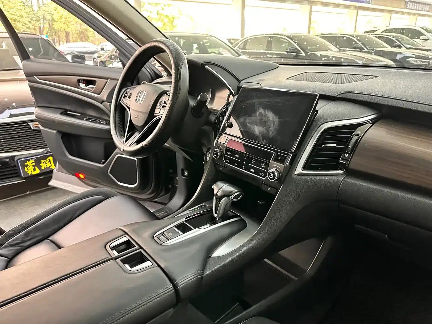 2017 Honda Avancier 240TURBO 2WD Luxury Edition — миниатюра 9