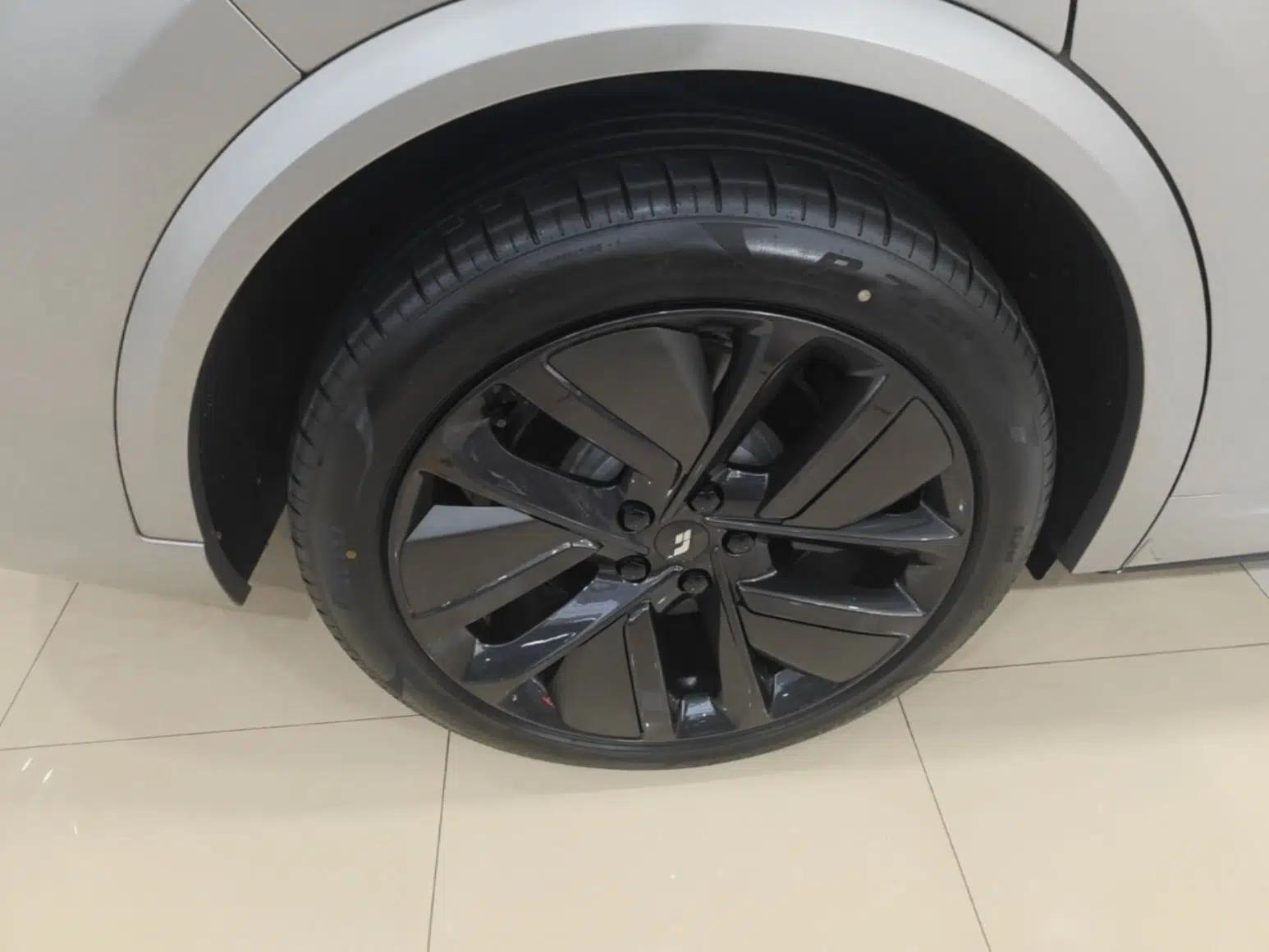 Li Auto L9 2022 Max model — миниатюра 11