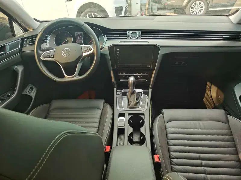 2020 Volkswagen Passat 330TSI DSG Leading Edition — миниатюра 9