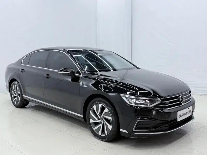 2022 Volkswagen Magotan PHEV Luxury Edition — миниатюра 3