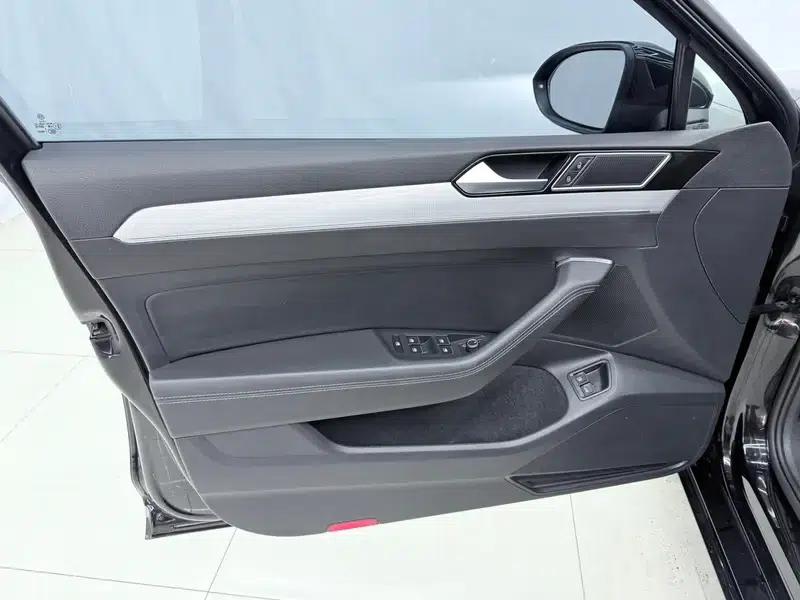 2022 Volkswagen Magotan PHEV Luxury Edition — миниатюра 8