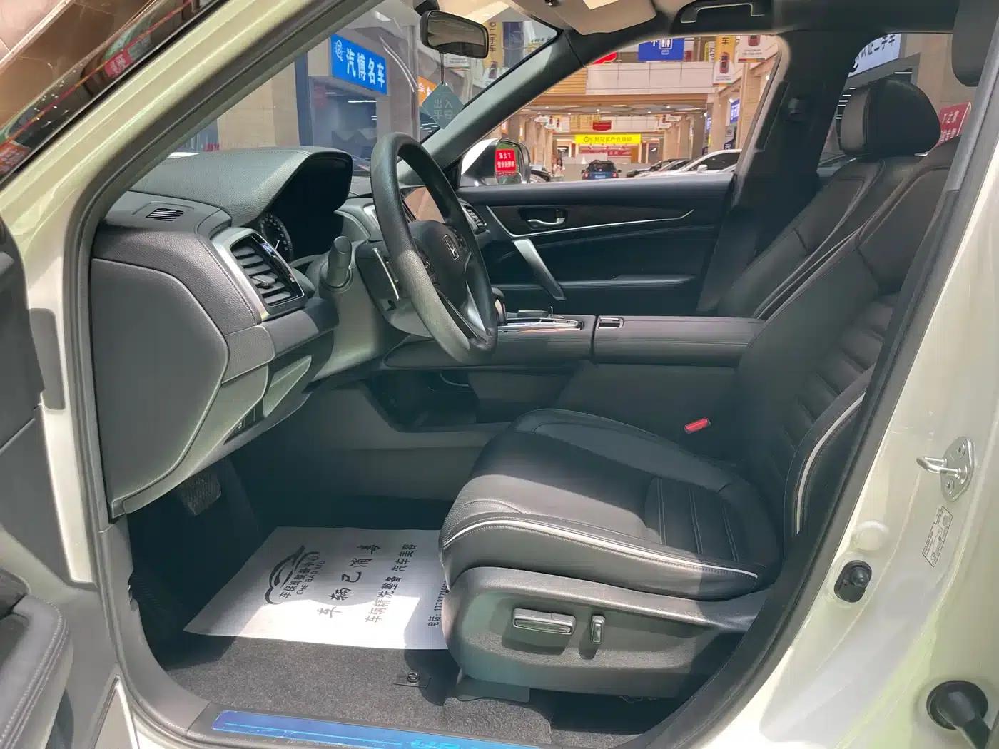 Honda UR-V 2023 370TURBO 2WD Premium Edition — миниатюра 8