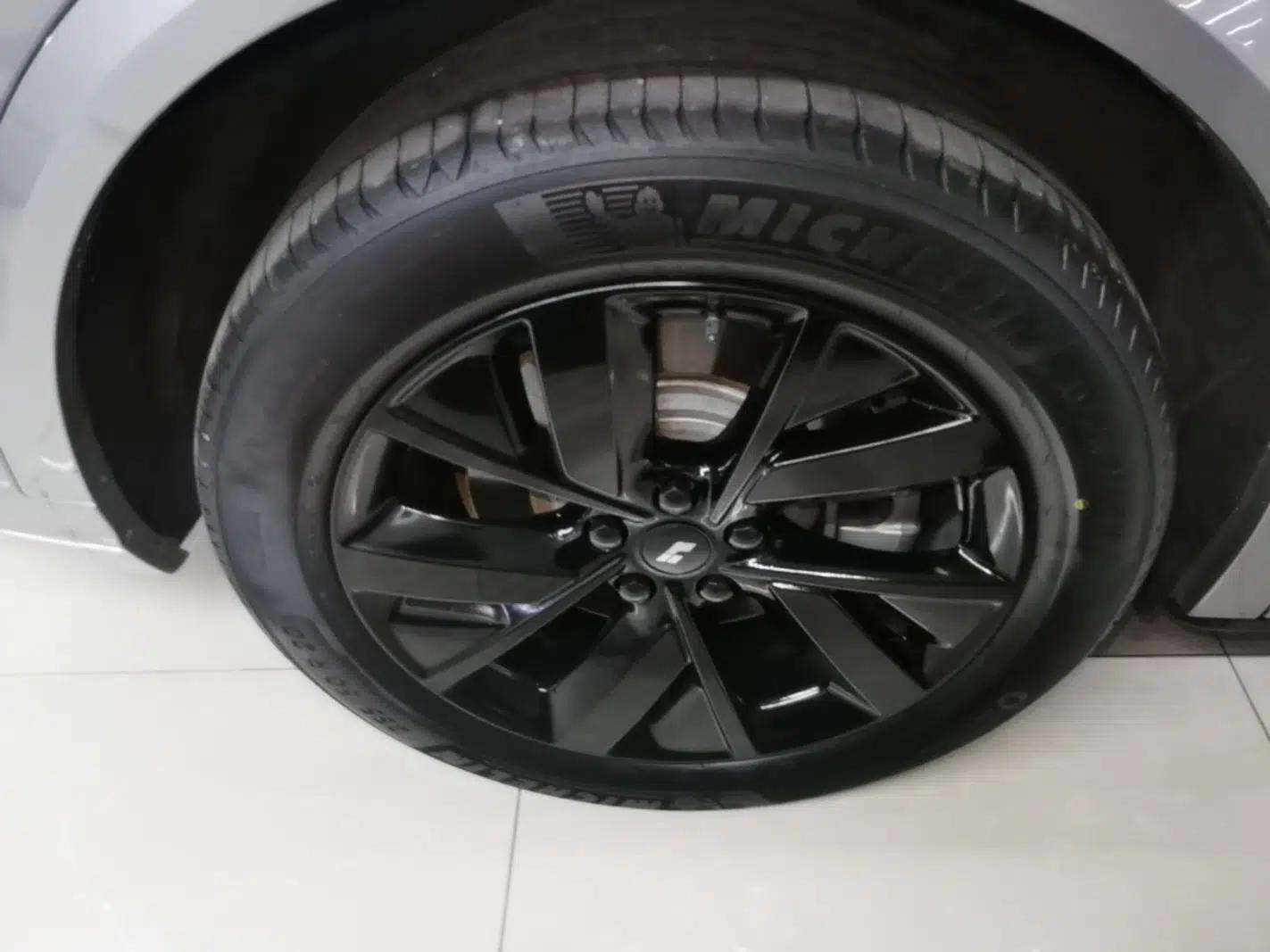 Li Auto L8 2023 Pro Model — миниатюра 11