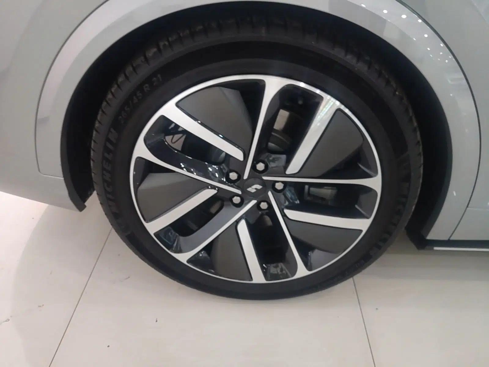 Li Auto L8 2024 Max — миниатюра 11