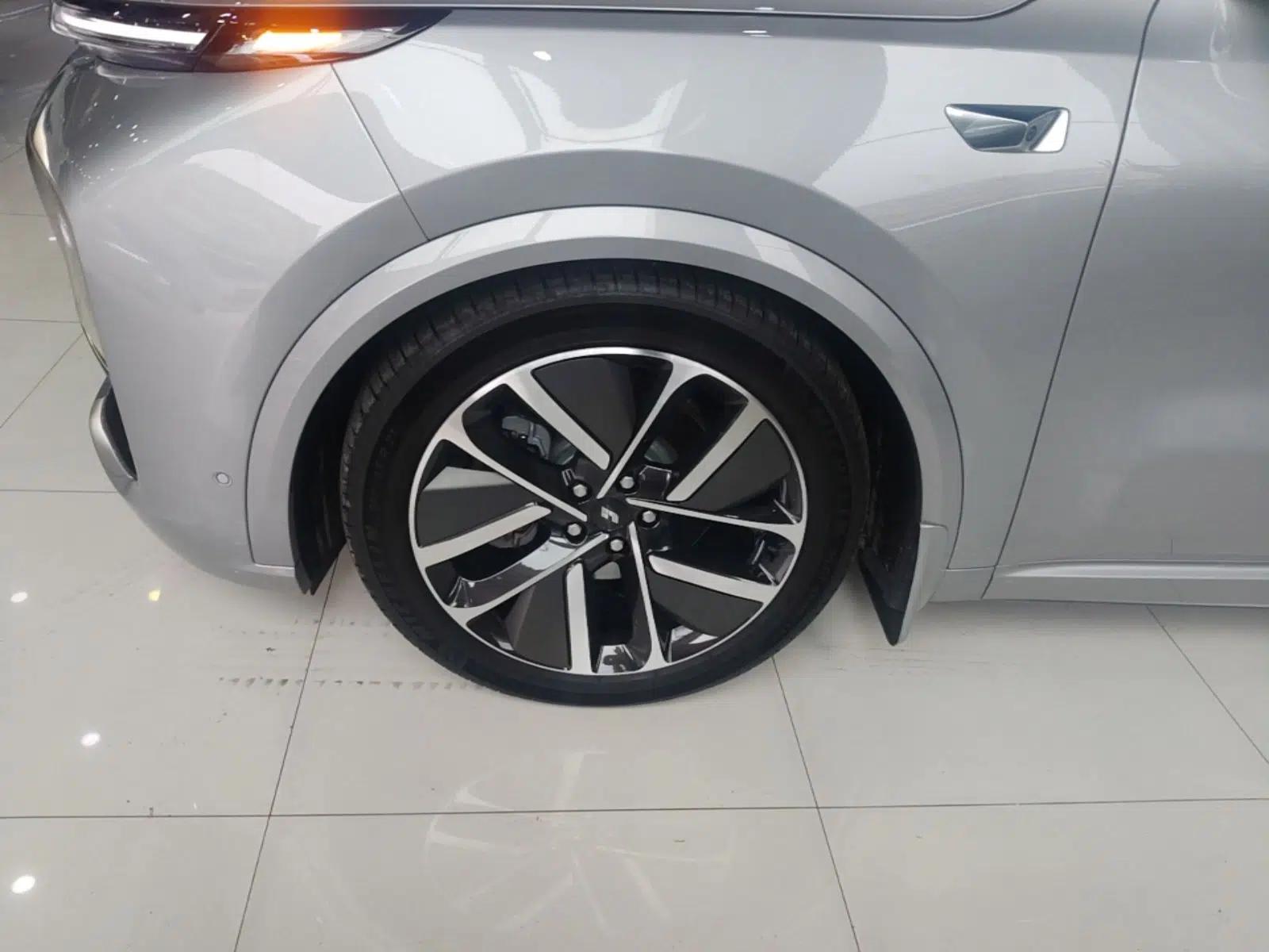 Li Auto L8 2024 Max — миниатюра 10