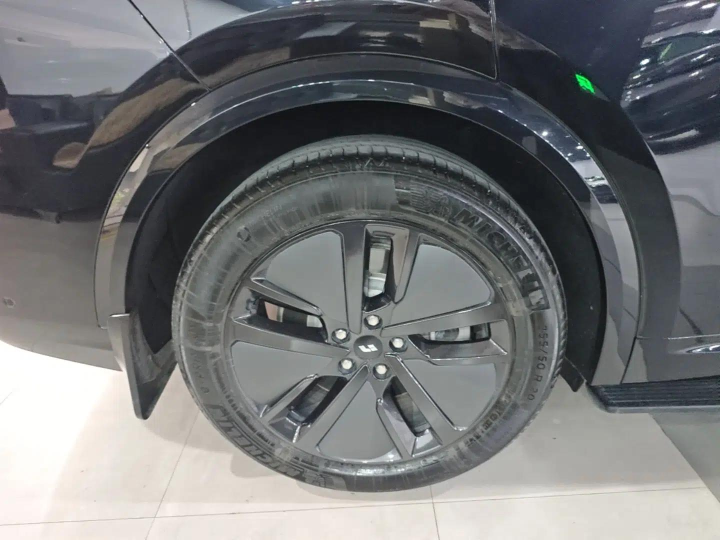 Li Auto L8 2024 Max — миниатюра 11