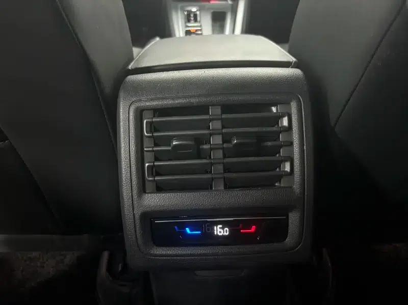 2023 Golf 280TSI DSG R-Line Lite — миниатюра 11