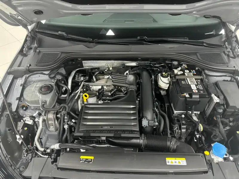 2023 Golf 280TSI DSG R-Line Lite — миниатюра 7