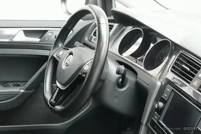 2018 Golf 230TSI Automatic Luxury — миниатюра 11