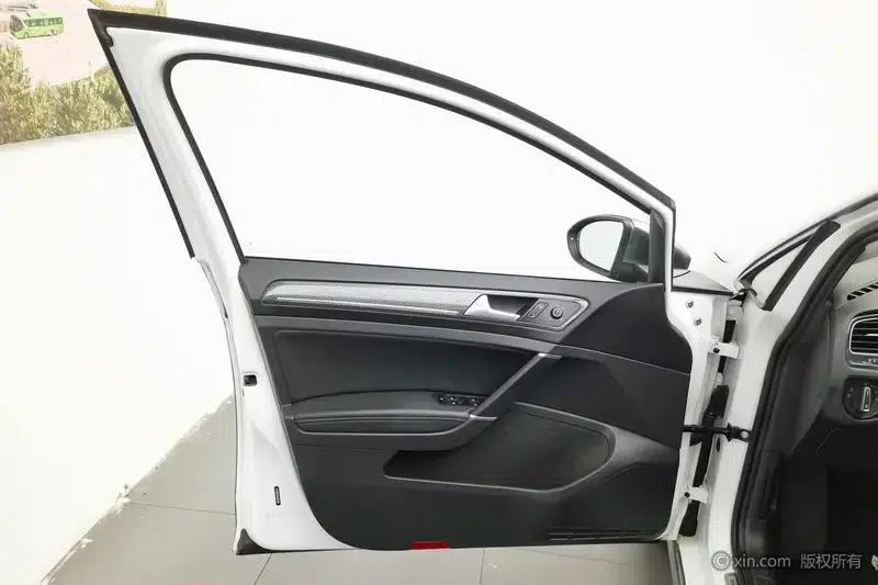 2018 Golf 230TSI Automatic Luxury — миниатюра 22
