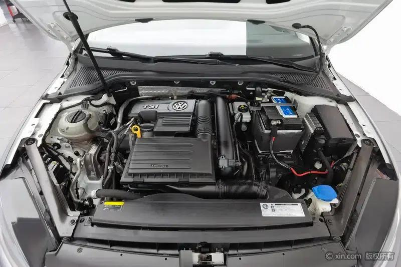 2018 Golf 230TSI Automatic Luxury — миниатюра 5