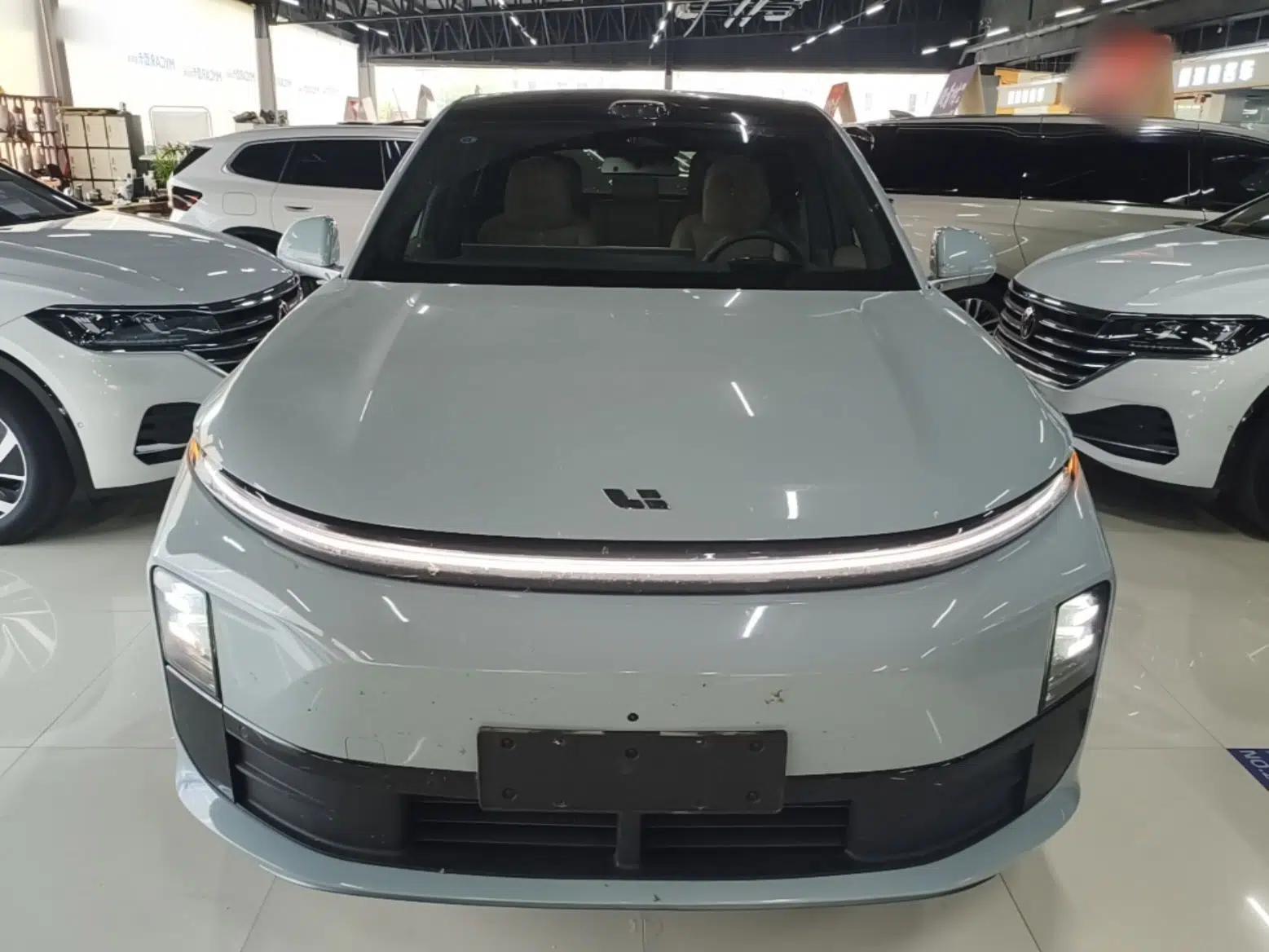 Li Auto L6 2025 Max Smart Refresh Edition — миниатюра 2