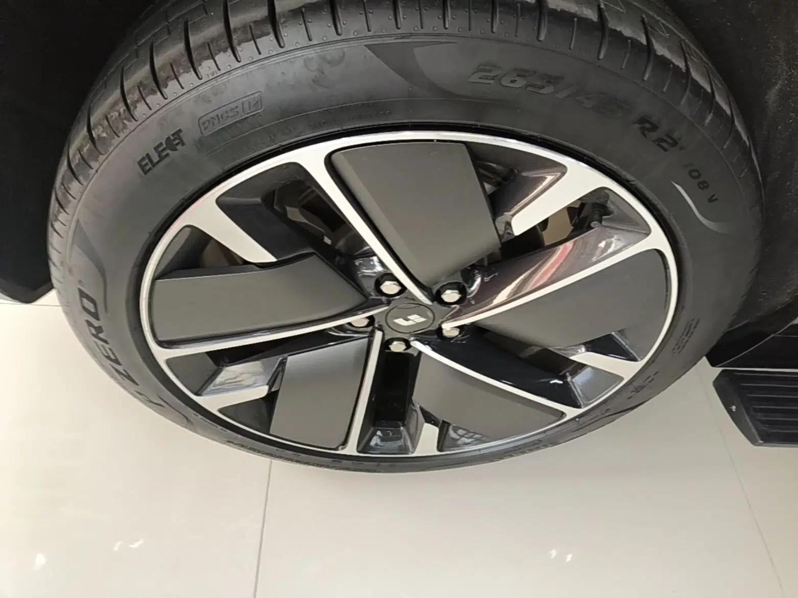 Li Auto L6 2025 Pro Smart Refresh Edition — миниатюра 16
