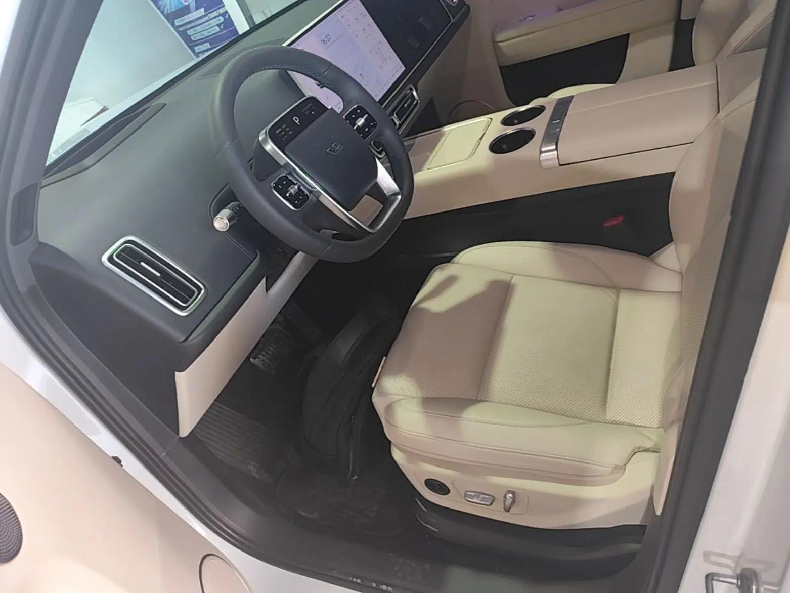 Li Auto L6 2025 Pro Smart Refresh Edition — миниатюра 17