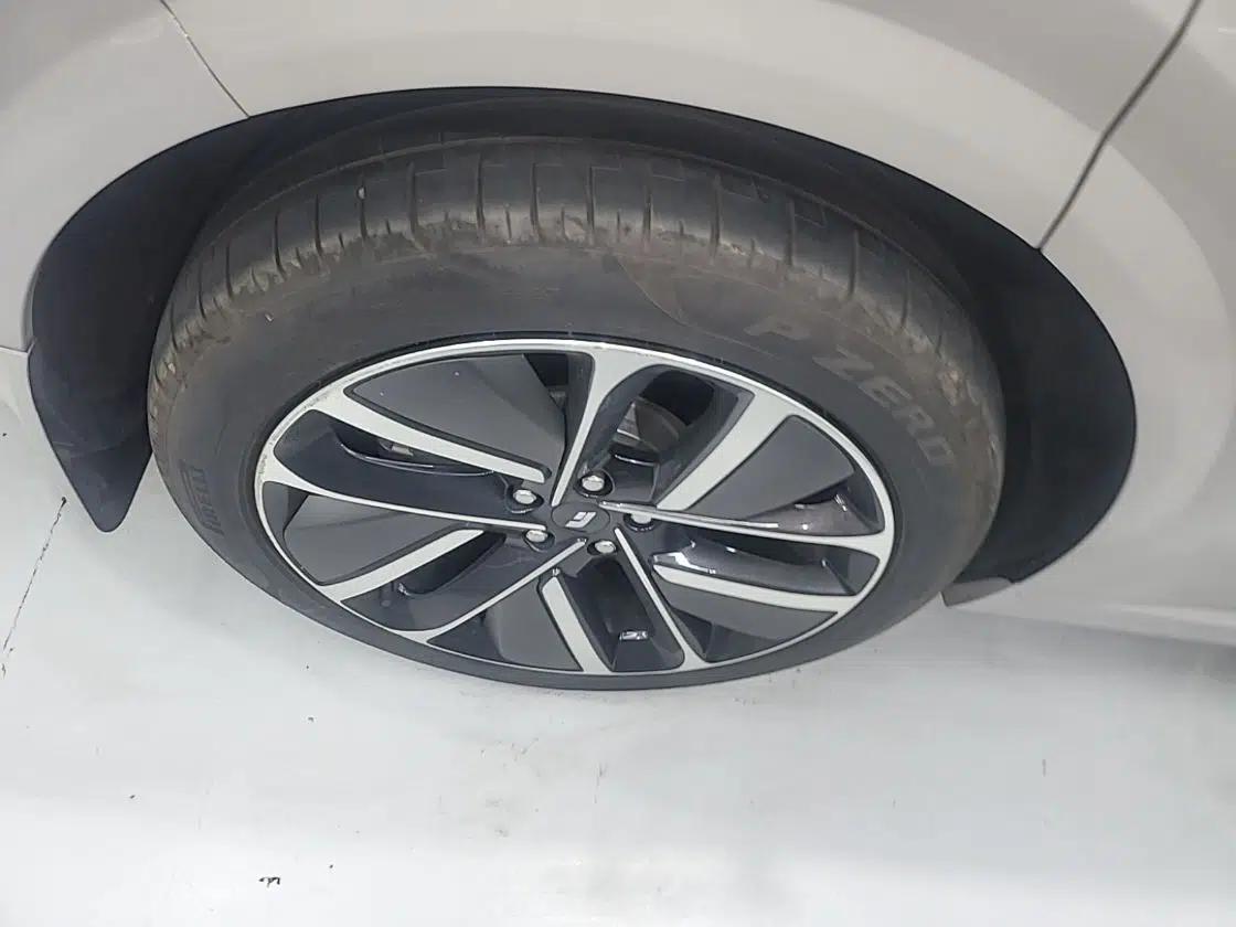 Li Auto L6 2024 Max — миниатюра 11