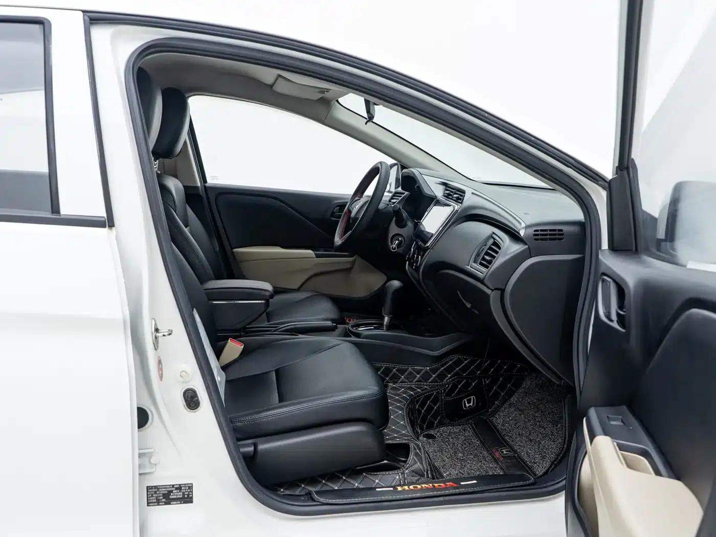 Honda City 2018 1.5L CVT Comfort Edition — миниатюра 16