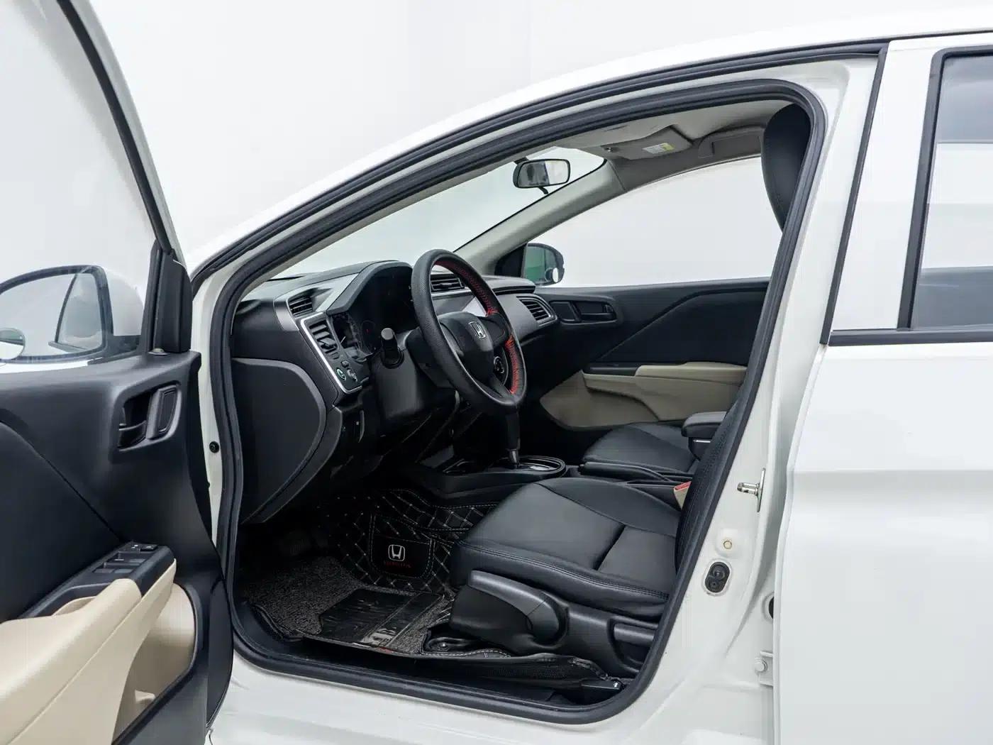 Honda City 2018 1.5L CVT Comfort Edition — миниатюра 9
