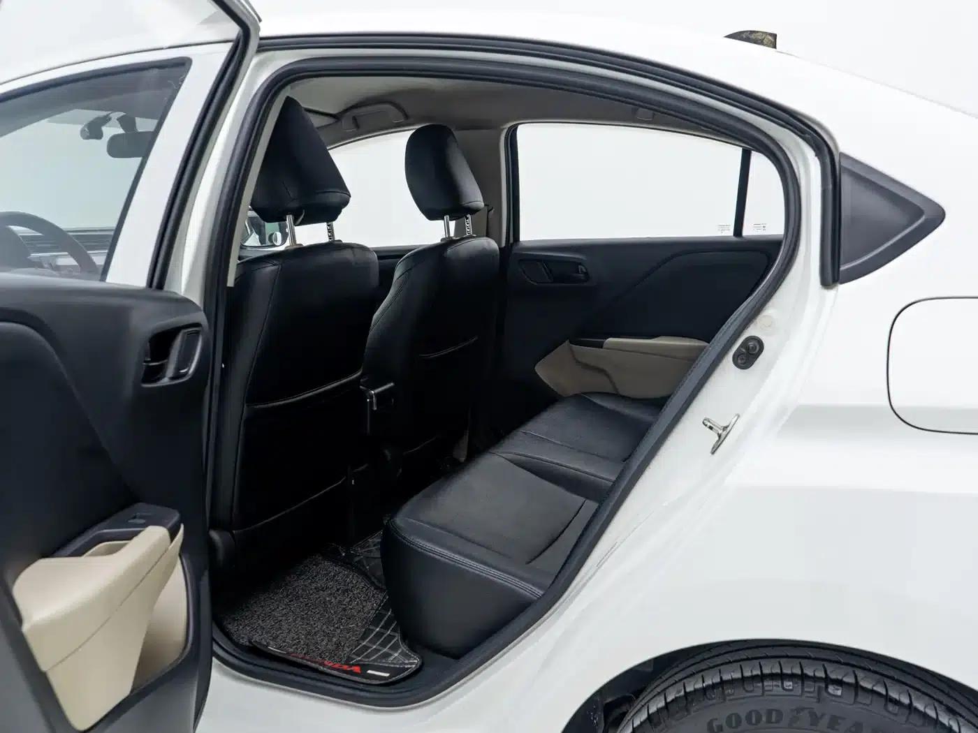 Honda City 2018 1.5L CVT Comfort Edition — миниатюра 10