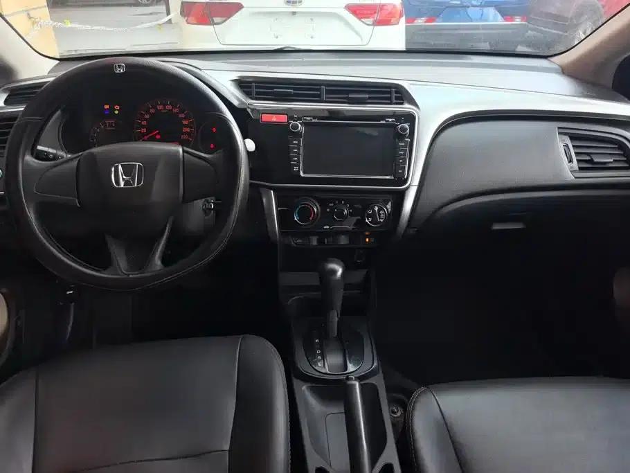 Honda City 2015 1.5L CVT Comfort Edition — миниатюра 12