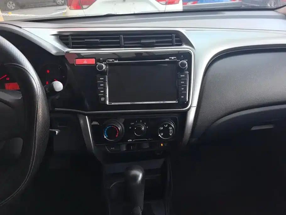 Honda City 2015 1.5L CVT Comfort Edition — миниатюра 13