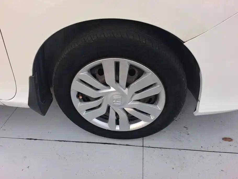 Honda City 2015 1.5L CVT Comfort Edition — миниатюра 6