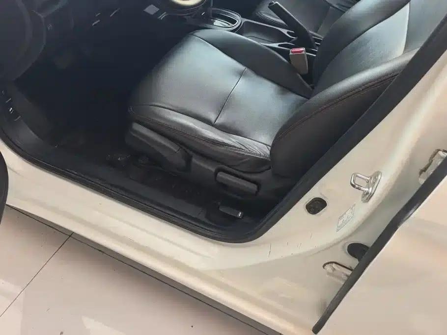Honda City 2015 1.5L CVT Comfort Edition — миниатюра 9