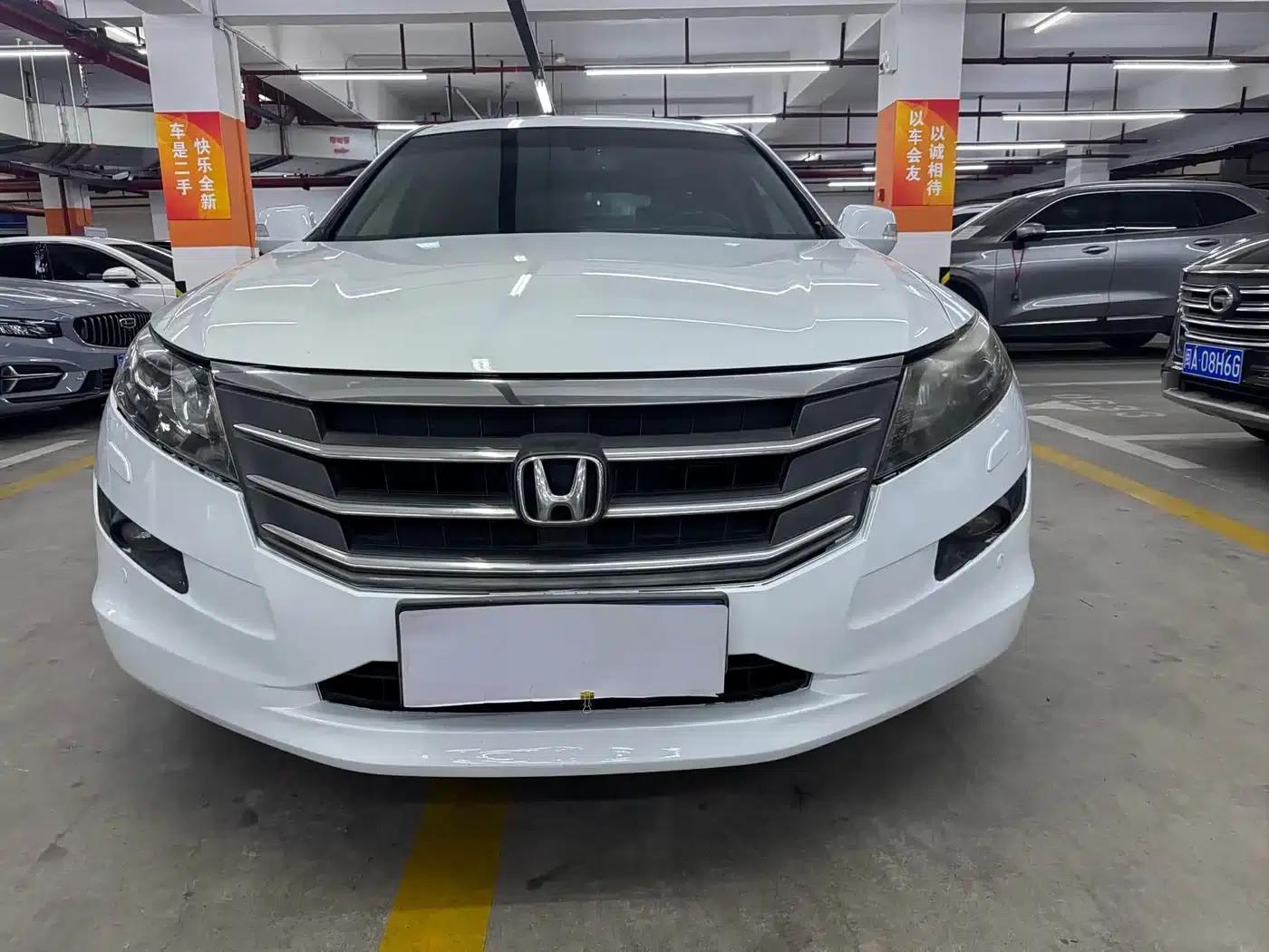 Crosstour 2012 2.4L Luxury Edition — миниатюра 2