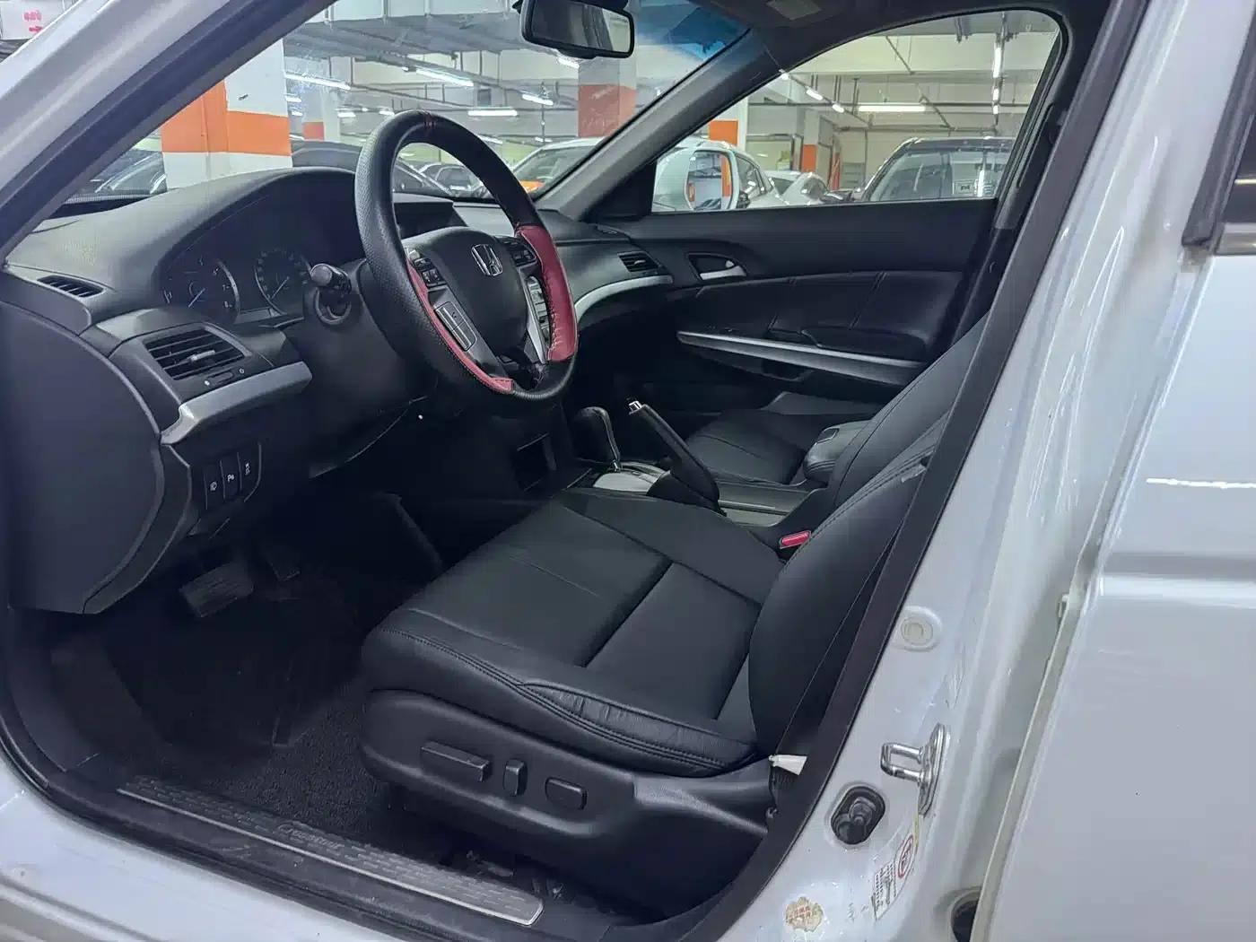 Crosstour 2012 2.4L Luxury Edition — миниатюра 5