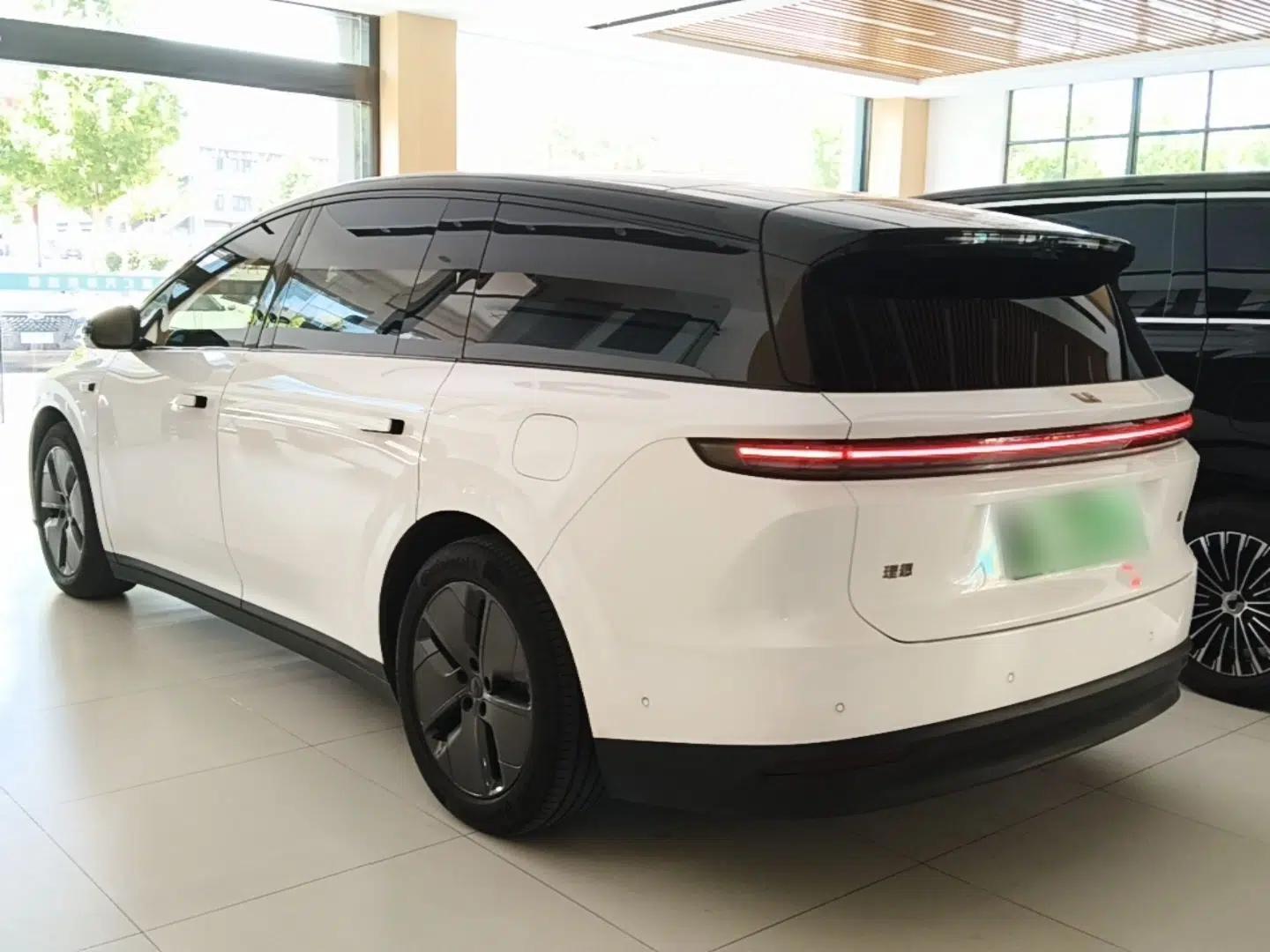 Li Auto i8 2025 Model Standard Version — миниатюра 4