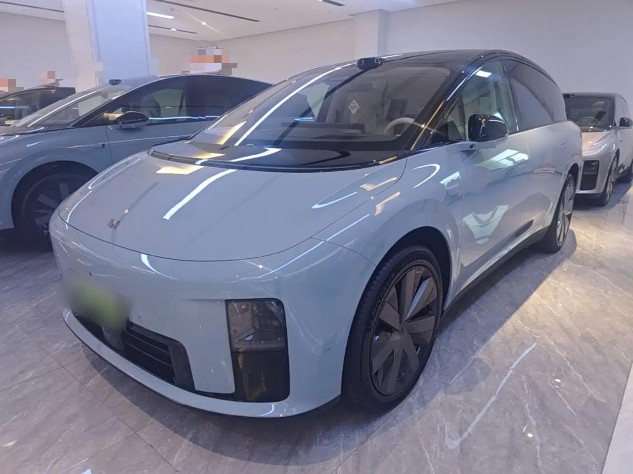 Li Auto i8 2025 Model Standard Version — миниатюра 1