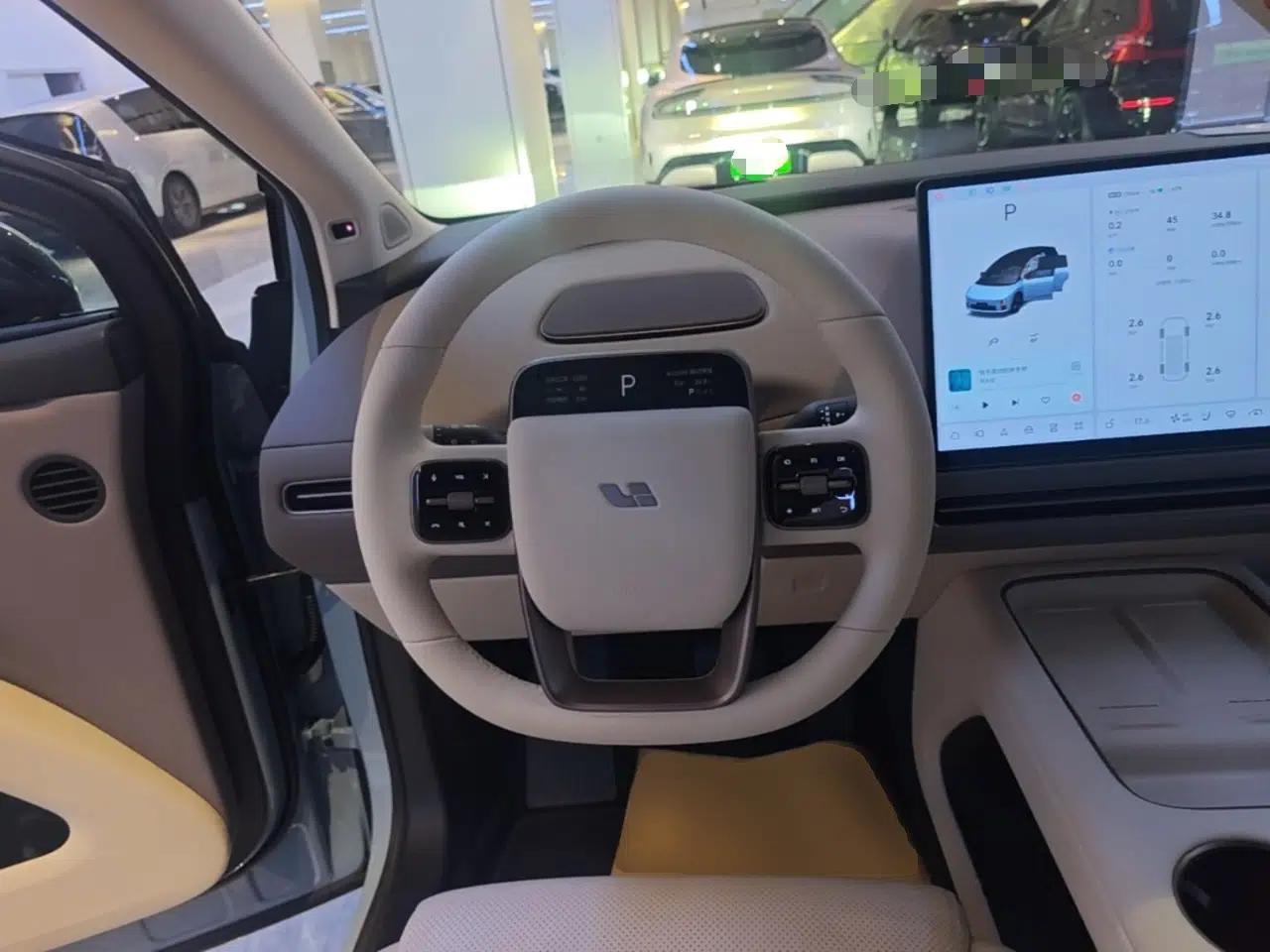 Li Auto i8 2025 Model Standard Version — миниатюра 13