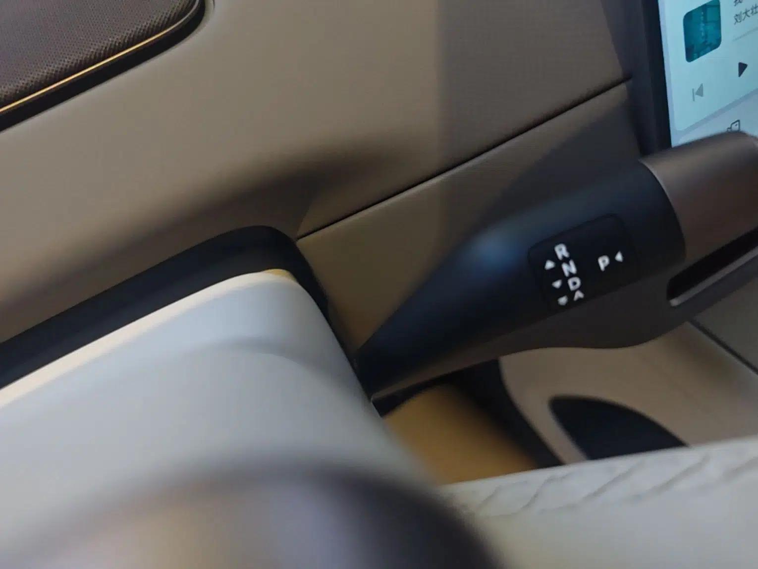 Li Auto i8 2025 Model Standard Version — миниатюра 16
