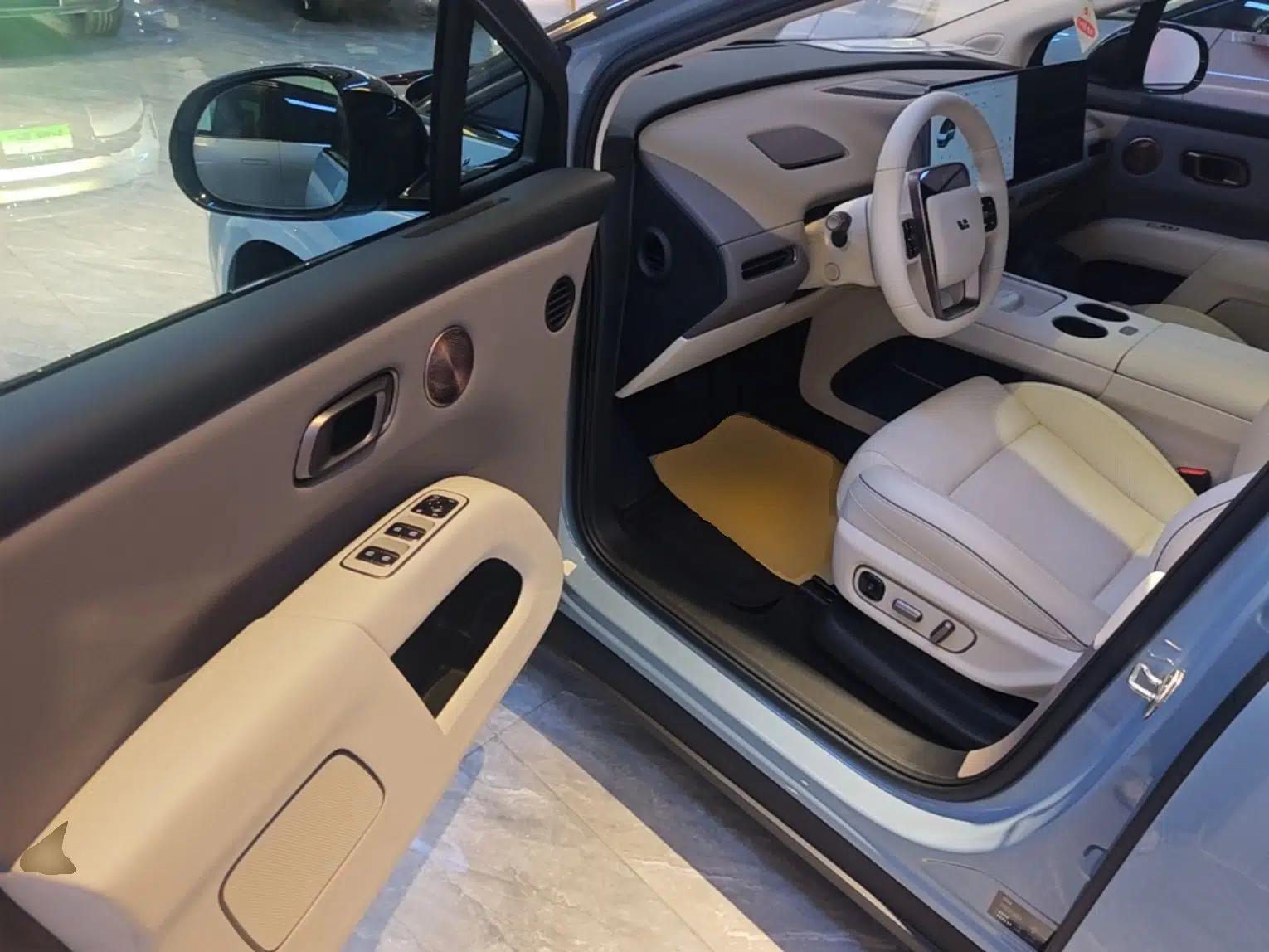 Li Auto i8 2025 Model Standard Version — миниатюра 18