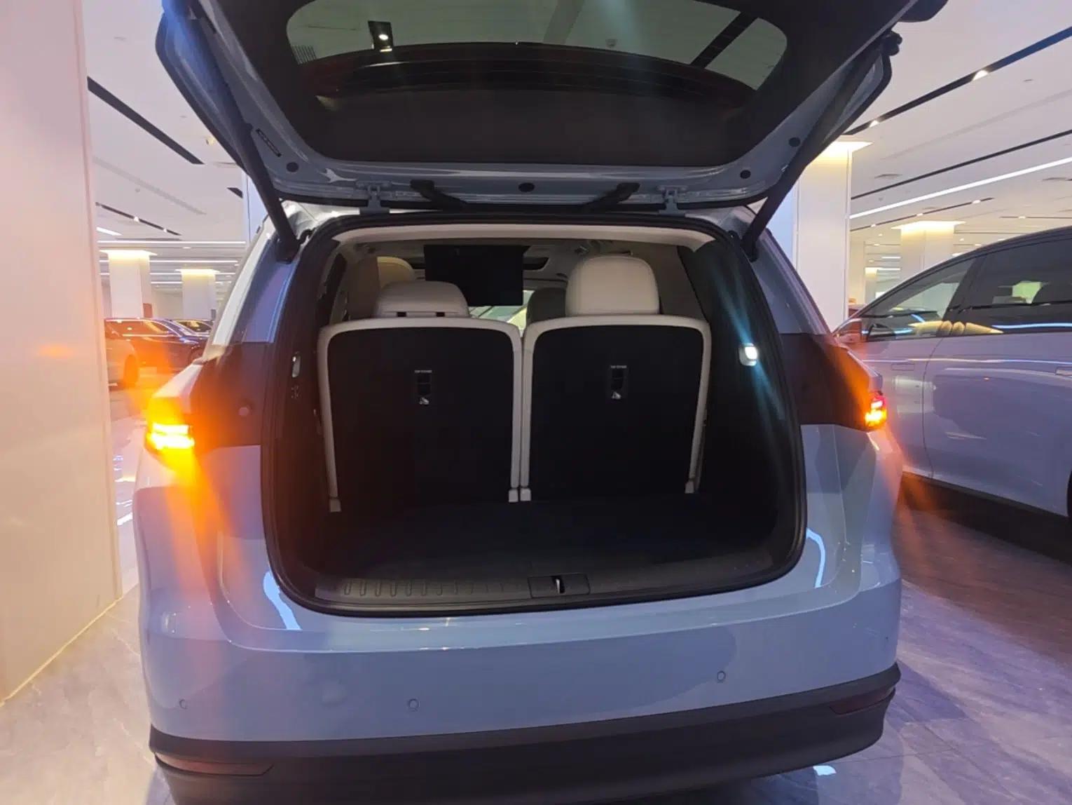 Li Auto i8 2025 Model Standard Version — миниатюра 22