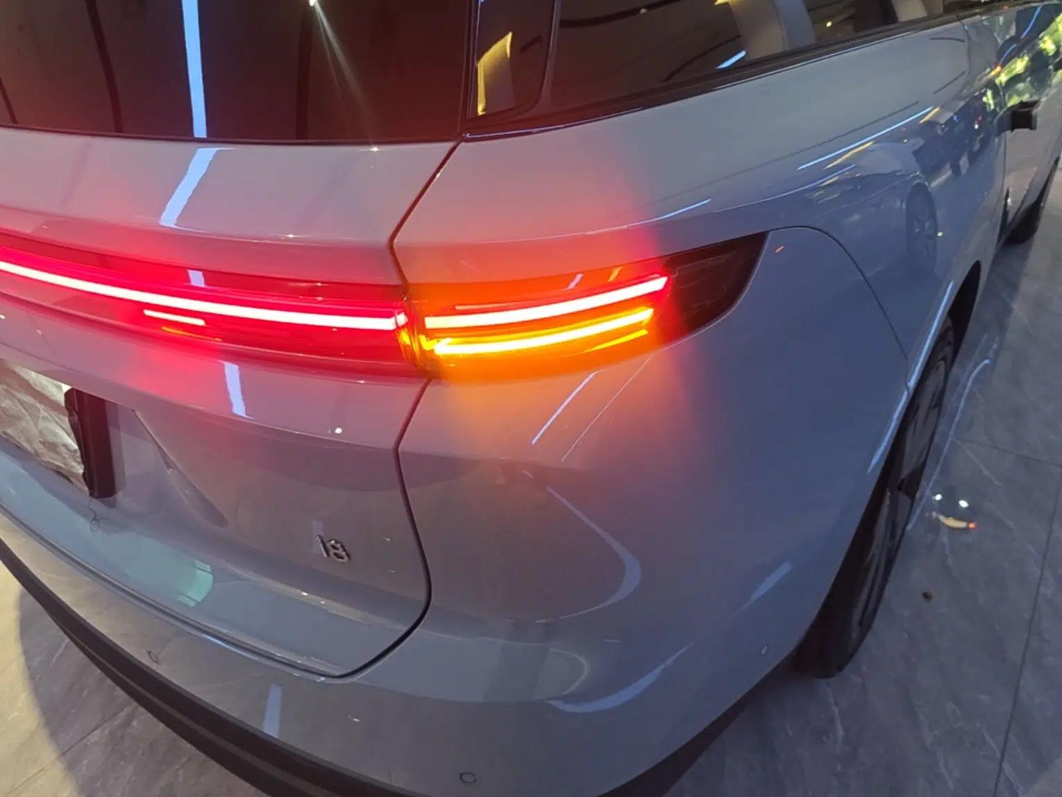 Li Auto i8 2025 Model Standard Version — миниатюра 9