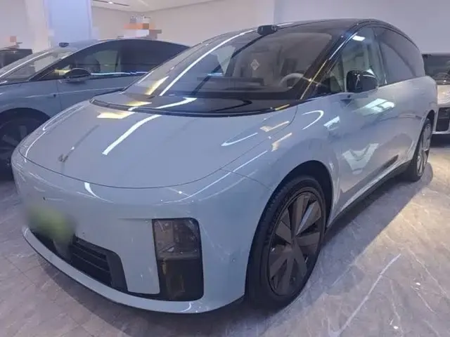 Li Auto i8 2025 Model Standard Version