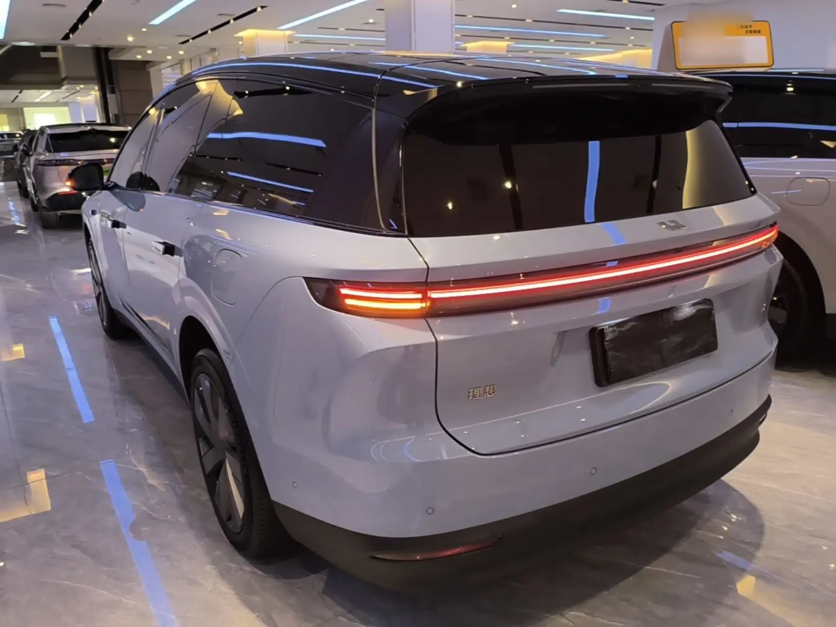 Li Auto i8 2025 Model Standard Version — миниатюра 4