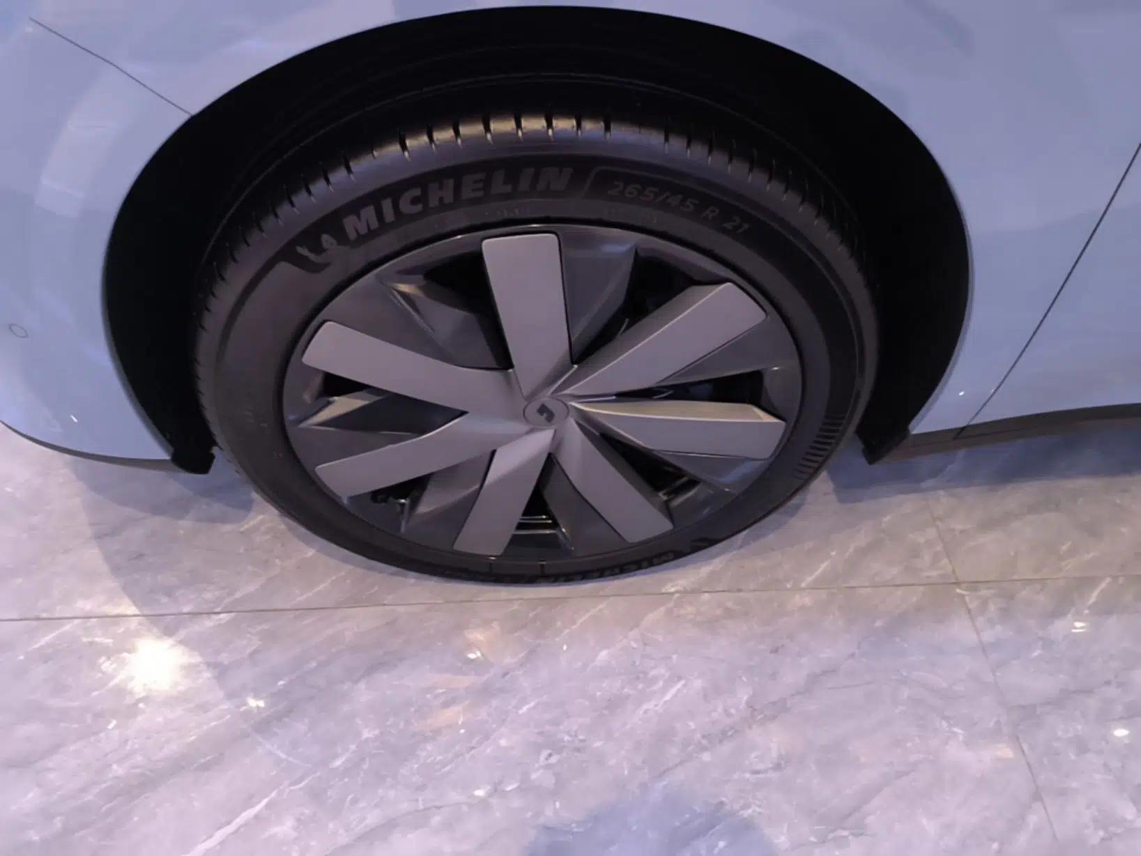 Li Auto i8 2025 Model Standard Version — миниатюра 10